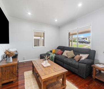 Renovated family home in flood free location - Photo 3