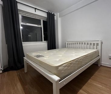 1 bedroom in a flat share to rent - Photo 4