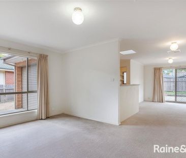 Charming 3-Bedroom Family Home in Prime Location - Photo 3