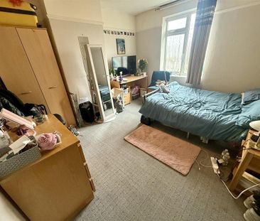 4 bedroom terraced house to rent - Photo 5