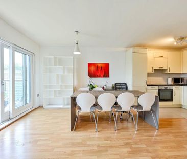 2 bedroom flat to rent - Photo 2