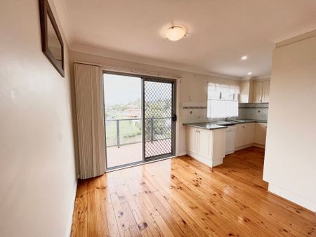 The Essence of Coastal Family Living - Photo 2