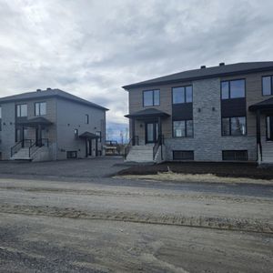 Grand Logement 7½ Avec Cour Arrière - Photo 3