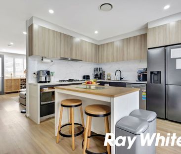 PREMIUM FOUR BEDROOM FAMILY RESIDENCE With Solar Panels & Close to ... - Photo 2