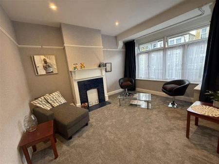 3 bedroom terraced house to rent - Photo 4