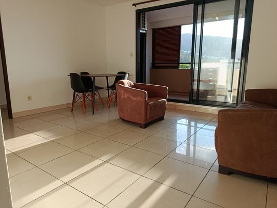 Location Appartement 2 pièces 38m² ST DENIS 97400 - Photo 1