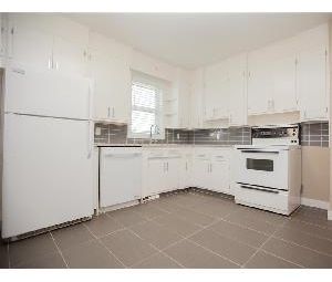 2 Bed 1 Bath Top Floor House Parkdale Edmonton - Photo 4