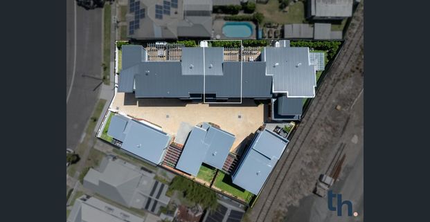 Contemporary Townhouse in an Ultra-Convenient Setting - Photo 1