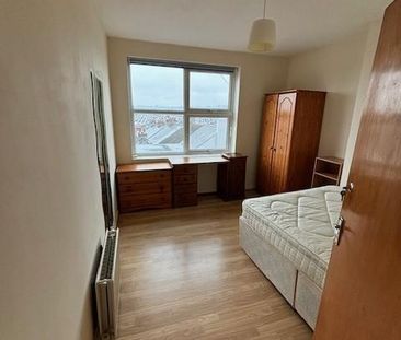 4 bedroom apartment to rent - Photo 4