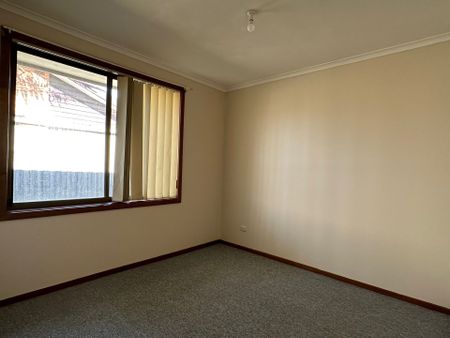 Well Appointed Unit in the Heart of Dandenong - Photo 2