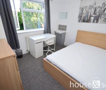 8 bedroom detached house to rent - Photo 2