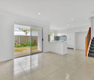 Generous Size 3 Bedroom Townhouse - Photo 3