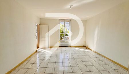 Appartement 3 pièces 57m2 REIMS 720 euros - Photo 2