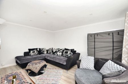 3 bedroom terraced bungalow to rent - Photo 2