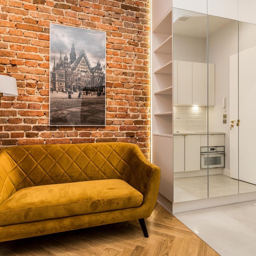 Przyjemne, ciche dwa pokoje w ścisłym centrum - Zdjęcie 1