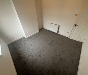 2 bed Terraced - To Let - Photo 2