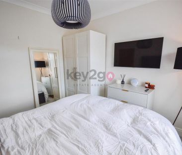 2 bedroom end of terrace house to rent - Photo 4
