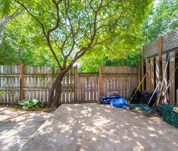 For Lease - 674 Francis Road, Burlington, Ontario - Photo 2