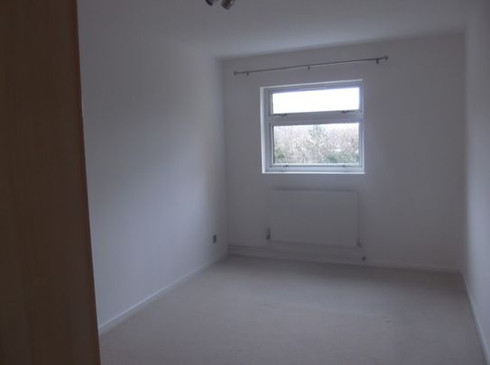 2 bedroom Apartment - Yarmouth Road, Stevenage - Photo 1