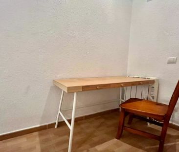 2-bedroom apartment for rent in Embajadores, Madrid - Photo 5