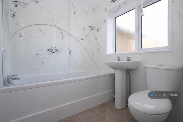 2 bedroom semi-detached house to rent - Photo 1