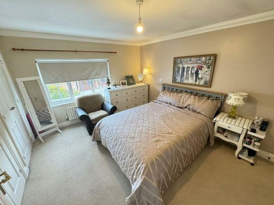 4 bedroom terraced house to rent - Photo 1