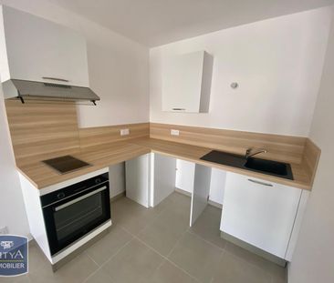 Location Appartement 2 pièces 40m² HYERES 83400 - Photo 3