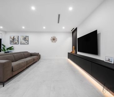 Luxury Family Living in Prime Mickleham Location - Photo 5