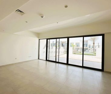 Single Row | Brand new | Ready to move in - Photo 4