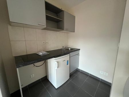 Location Appartement 2 pièces 34m² DEVILLE LES ROUEN 76250 - Photo 5