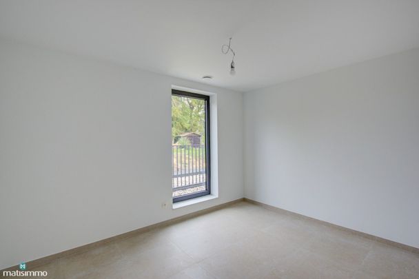 NIEUWBOUWAPPARTEMENT MET 2 SLAAPKAMERS, OVERDEKT TERRAS EN ONDERGRONDSE AUTOSTAANPLAATS NABIJ HET CENTRUM VAN TONGEREN - Photo 1