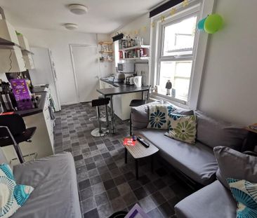 5 bedroom terraced house to rent - Photo 1