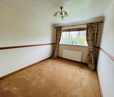 3 bedroom detached bungalow to rent - Photo 4