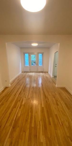 À une minute du metro Fabre (ligne bleue) grand 5 1/2 haut de duplex - Photo 1