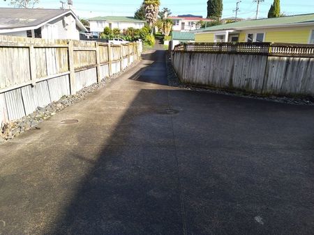 3 Bedroom 1 Bathroom Pet friendly in Manurewa - Photo 2