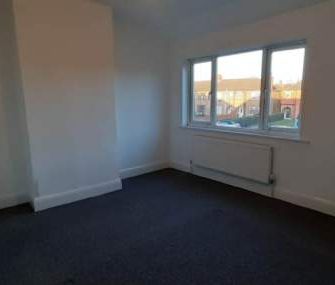 2 bedroom property to rent in Grimsby - Photo 3