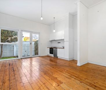 A FUSION OF VICTORIAN CHARM AND CONTEMPORARY STYLE! - Photo 4