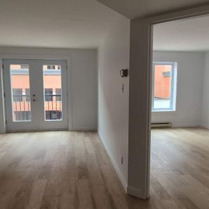 BEAU 3 1/2 À LOUER - Photo 2