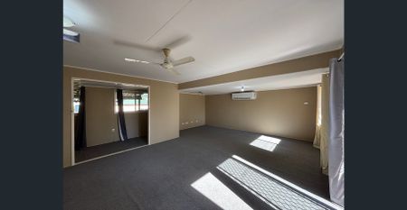 Family Home with Shed! - Photo 2