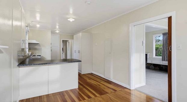 Sunny home close to Coastal Walkway and CBD - Photo 1