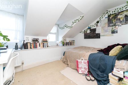 6 bedroom semi-detached house to rent - Photo 3