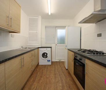 3 bedroom flat to rent - Photo 5