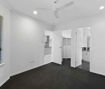 Spacious 4-Bedroom Family Home in Ooralea with a Fully Fenced Backyard - Photo 4