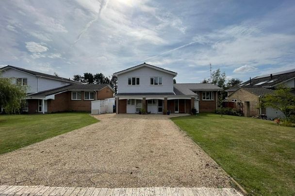Robins Field, Wansford, PETERBOROUGH - Photo 1