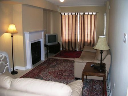 For Lease - 21 Raglan Street, Collingwood, Ontario - Photo 2