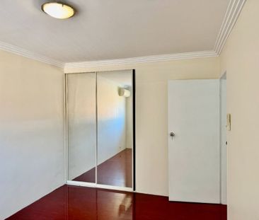 Freshly Painted & Full Brick Town House - Photo 2