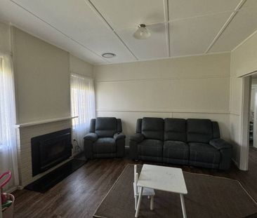 Cosy three bedroom home - Photo 4
