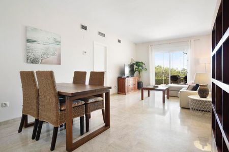 2 room luxury Apartment for rent in Estepona, Andalusia - Photo 3
