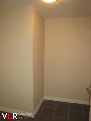 Condo in Downtown Vancouver, British Columbia - Photo 1