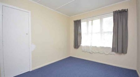 Charming 3BR Home in Papakura - Photo 2